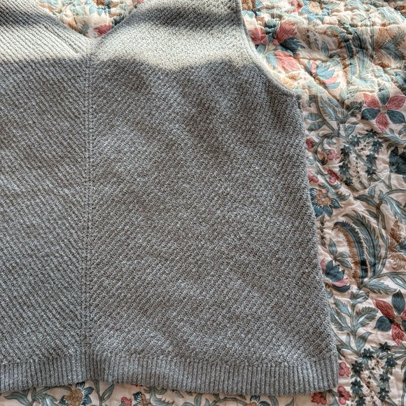 LANE BRYANT SUPER SOFT SLEEVELESS TOP/SWEATER. Camel Color size 18/20 - Picture 9 of 9